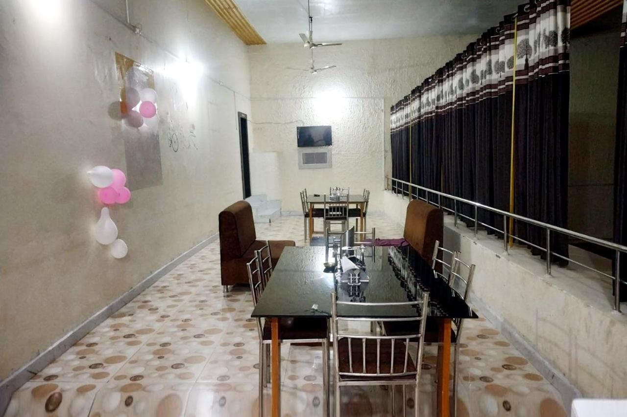 Hotel Kumkum Chhaya Panna Ngoại thất bức ảnh