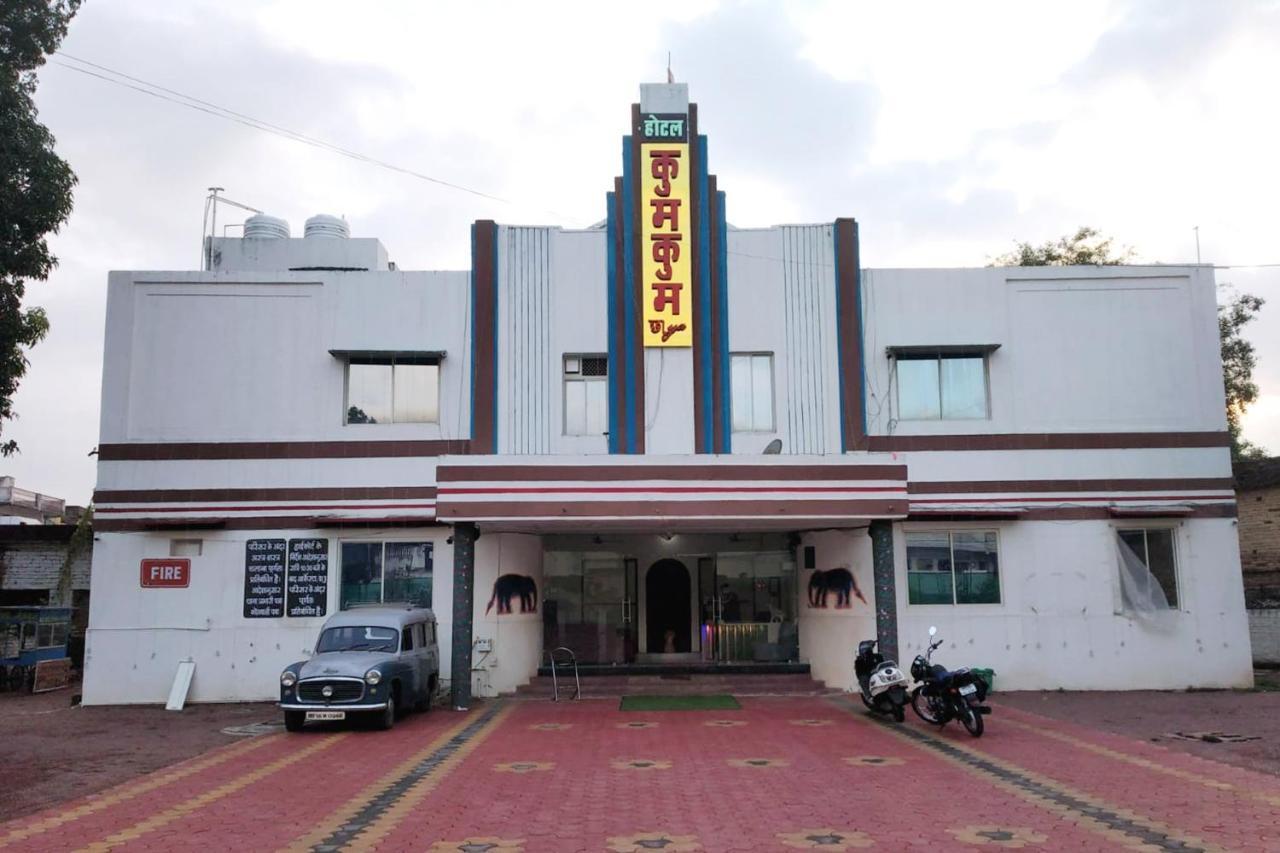 Hotel Kumkum Chhaya Panna Ngoại thất bức ảnh